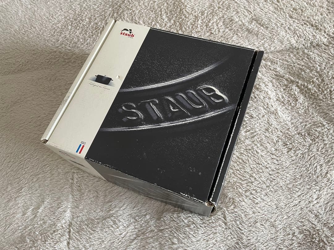 美品　staub ストウブ　オーバル　17cm 黒