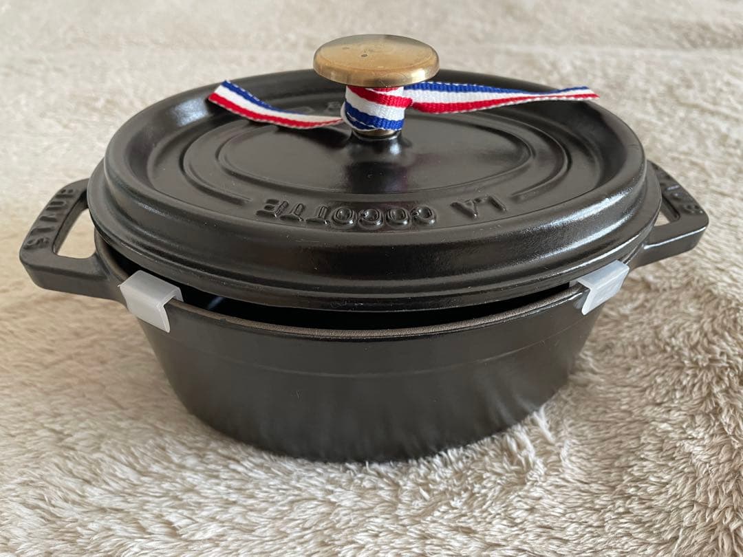 美品　staub ストウブ　オーバル　17cm 黒
