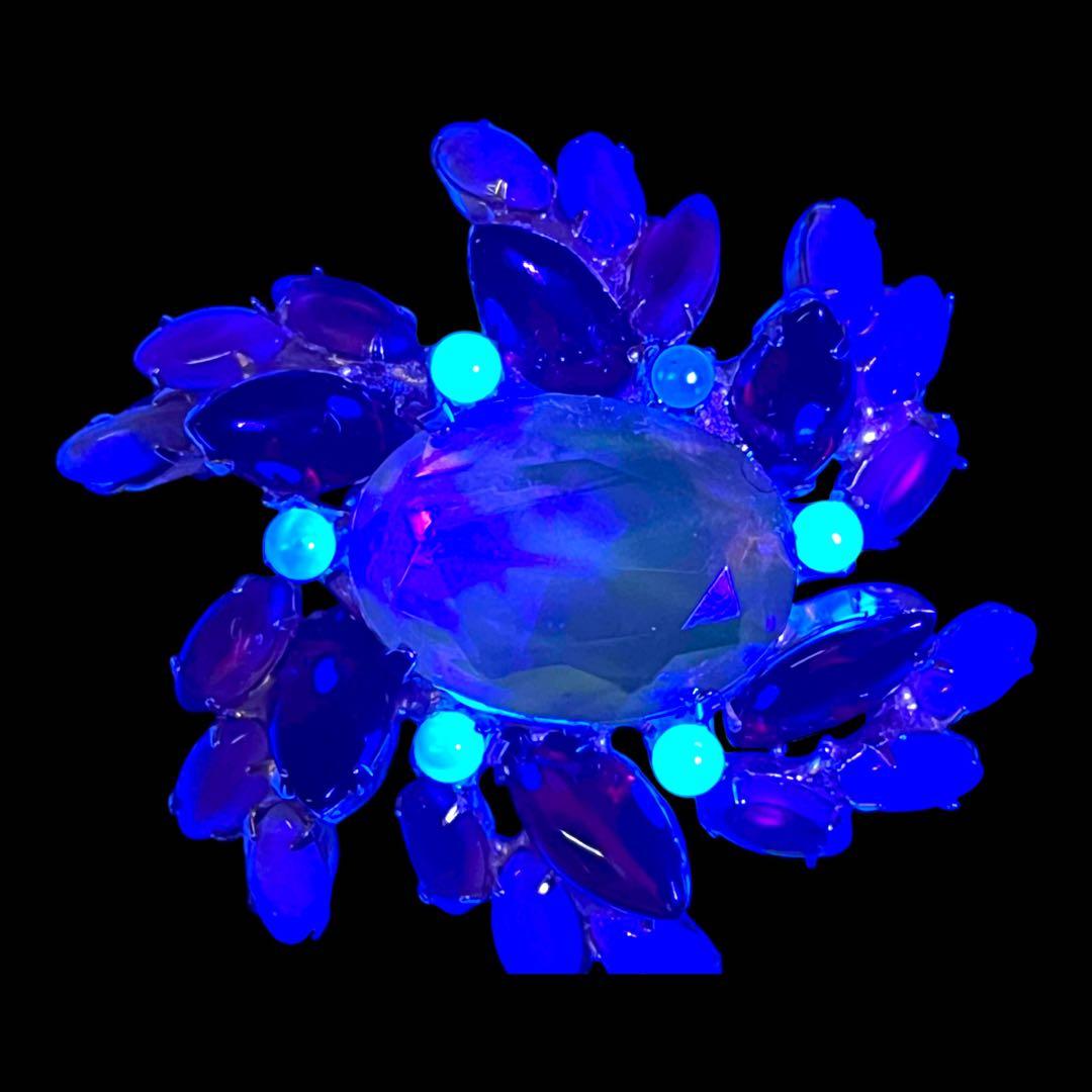 ☆BLACK FRIDAY福袋☆レッド&ピンク系☆ブランド&蛍光ブローチ多数！