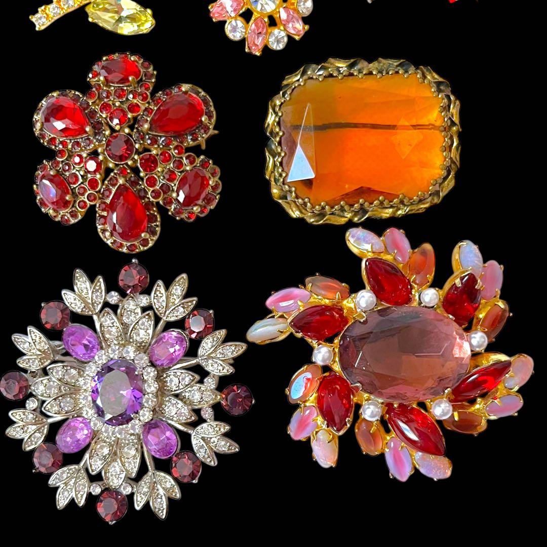 ☆BLACK FRIDAY福袋☆レッド&ピンク系☆ブランド&蛍光ブローチ多数！