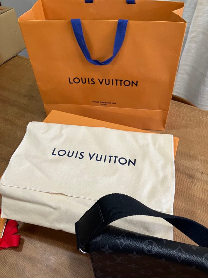 ルイ・ヴィトン ディストリクトPM ショルダーバッグ