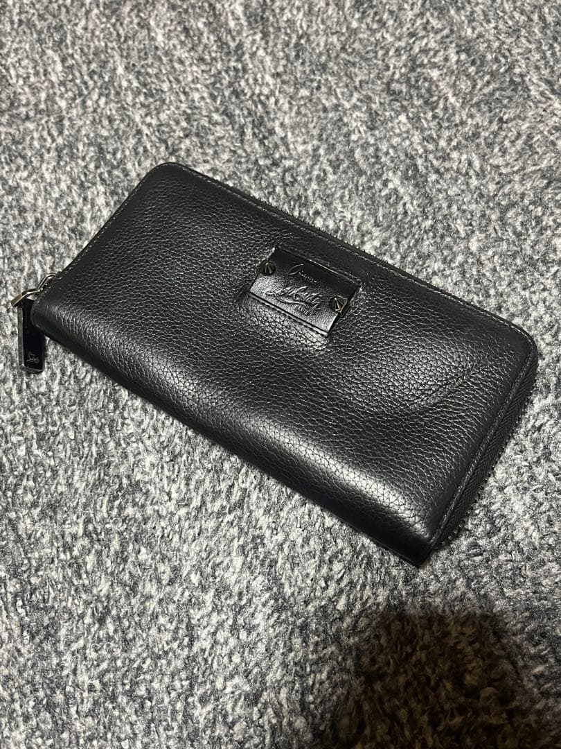 Christian Louboutin ラウンドファスナー 長財布