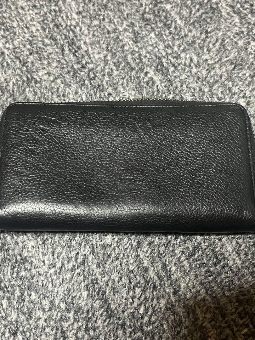 Christian Louboutin ラウンドファスナー 長財布