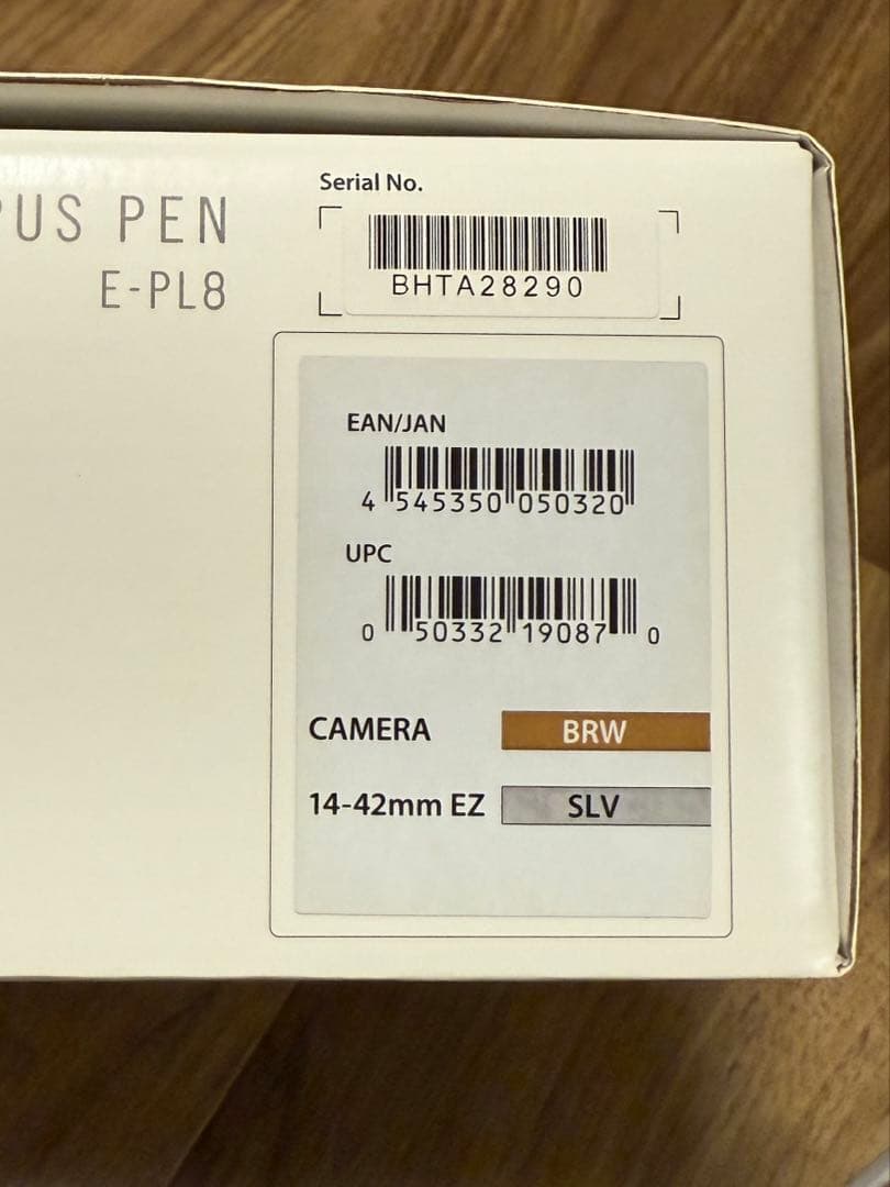 Olympus PEN E-PL8 ミラーレス一眼&64GB SDカード付