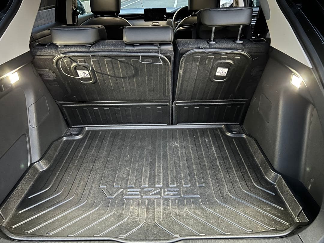 ホンダ VEZEL 純正ラゲッジトレーとシートバックトレー