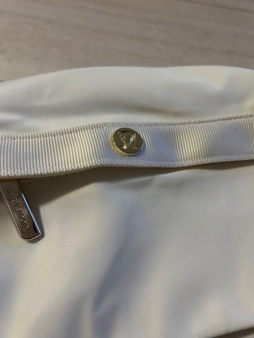 Lululemon ホワイトリュック　小さめ　新品未使用
