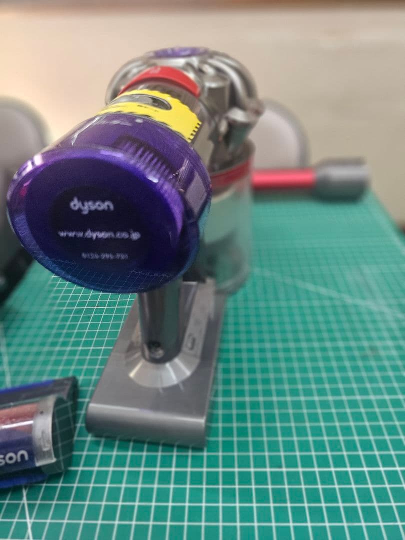 ダイソン　V8　SV10K Slim 　分解清掃済み