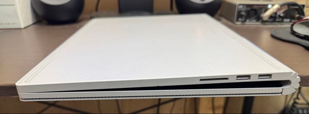 Microsoft surface book2 15インチ