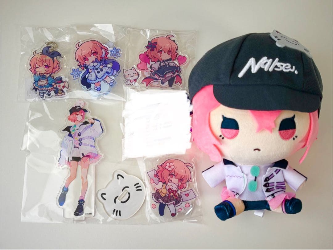 なるせ　グッズ　ぬいぐるみ　アクスタ　アクキー