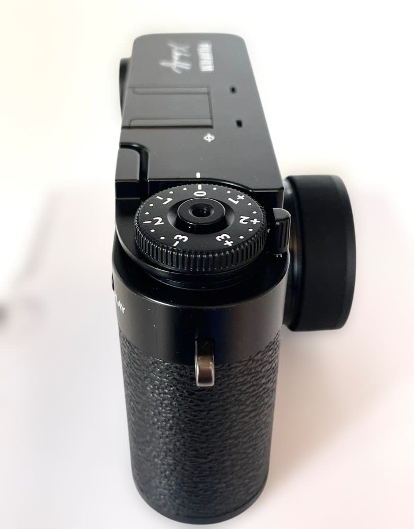 ほぼ新品 美品 / FUJIFILM X-HF1 ブラック