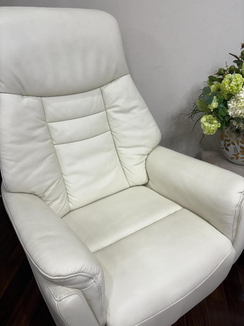 IDC大塚電動リクライニングルージアホワイトKD SD-455B美品バッテリー付