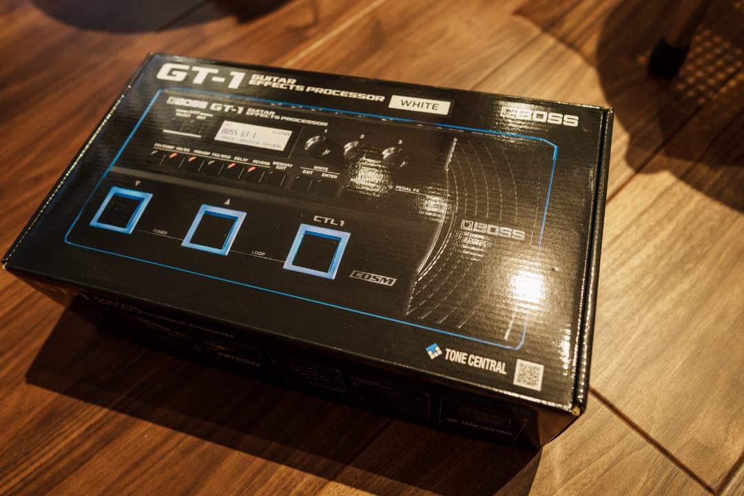 BOSS GT-1 White 限定カラー（書籍BOSS GT-1の教科書つき）