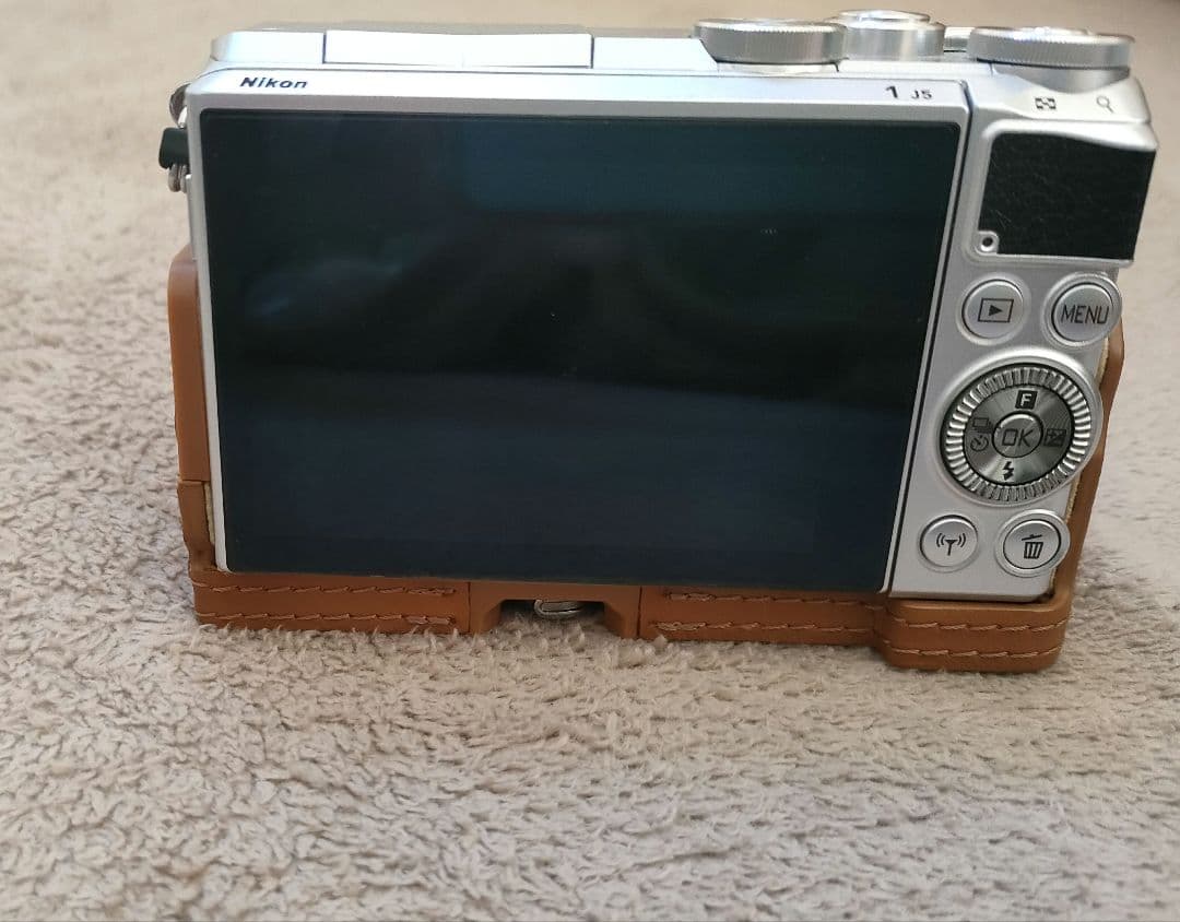 デジタルカメラ Nikon NIKON 1 J5 SILVER