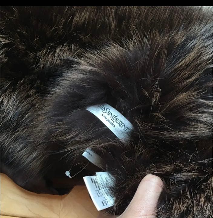 FROM JAPAN公式アカウント01 イヴサンローラン FOXショール