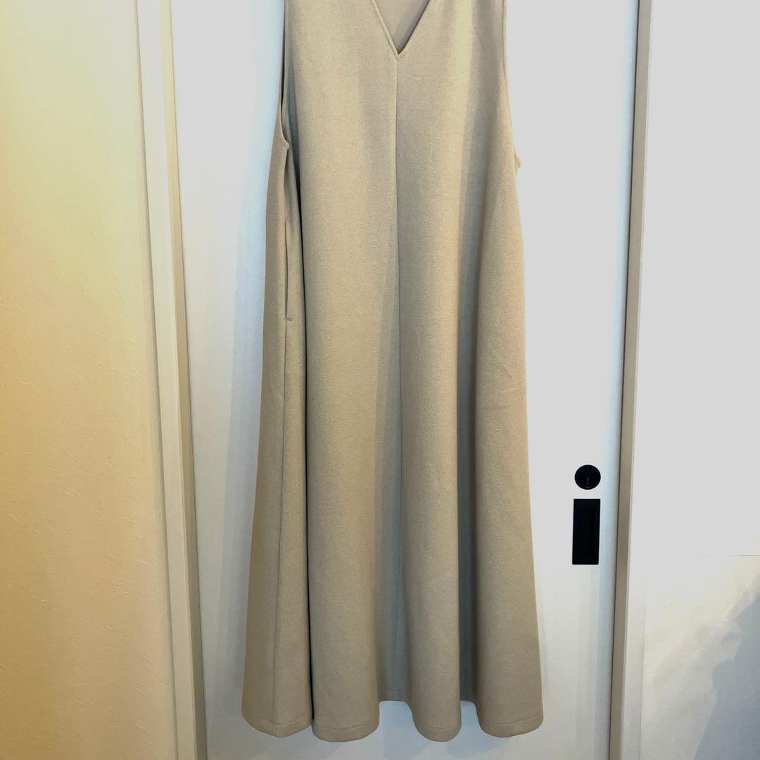 BEARDSLEY ベージュ Vネック ワンピース サイズ1