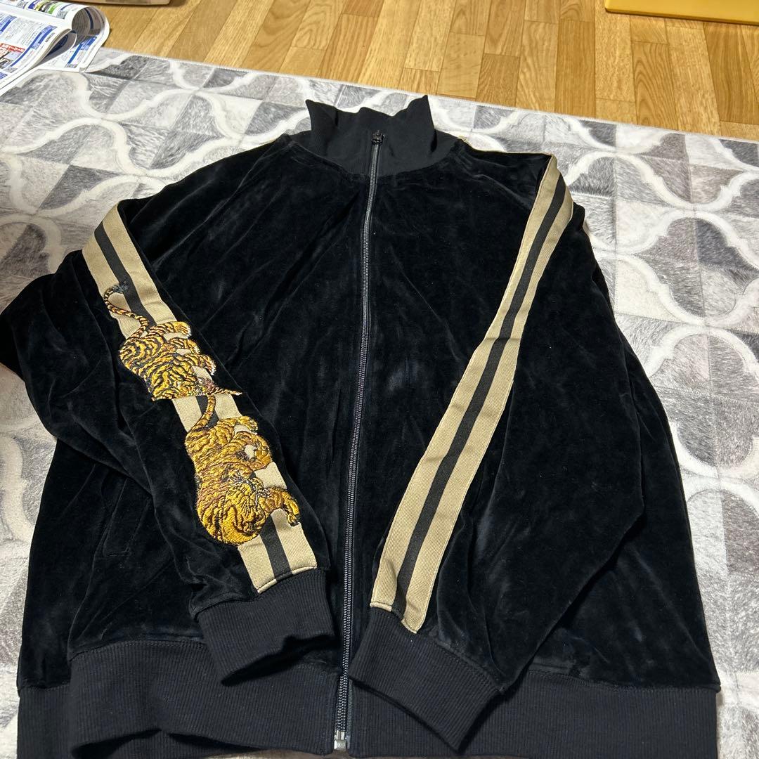 グラニフ 石黒亜矢子 ベロアトラックジャケット バターの虎