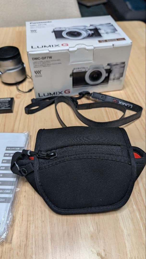 美品！Panasonic DMC-GF7W ミラーレス一眼カメラ LUMIXG