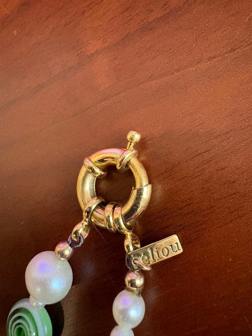 eliou 緑と白 パールネックレス