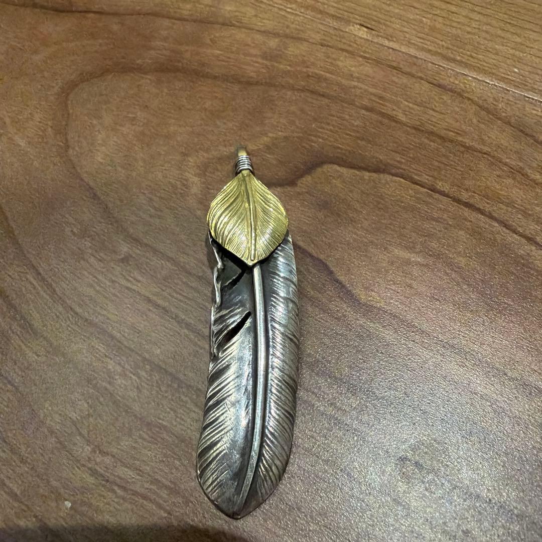 ゴローズ　上金ハート付き特大フェザー　右向き　現行