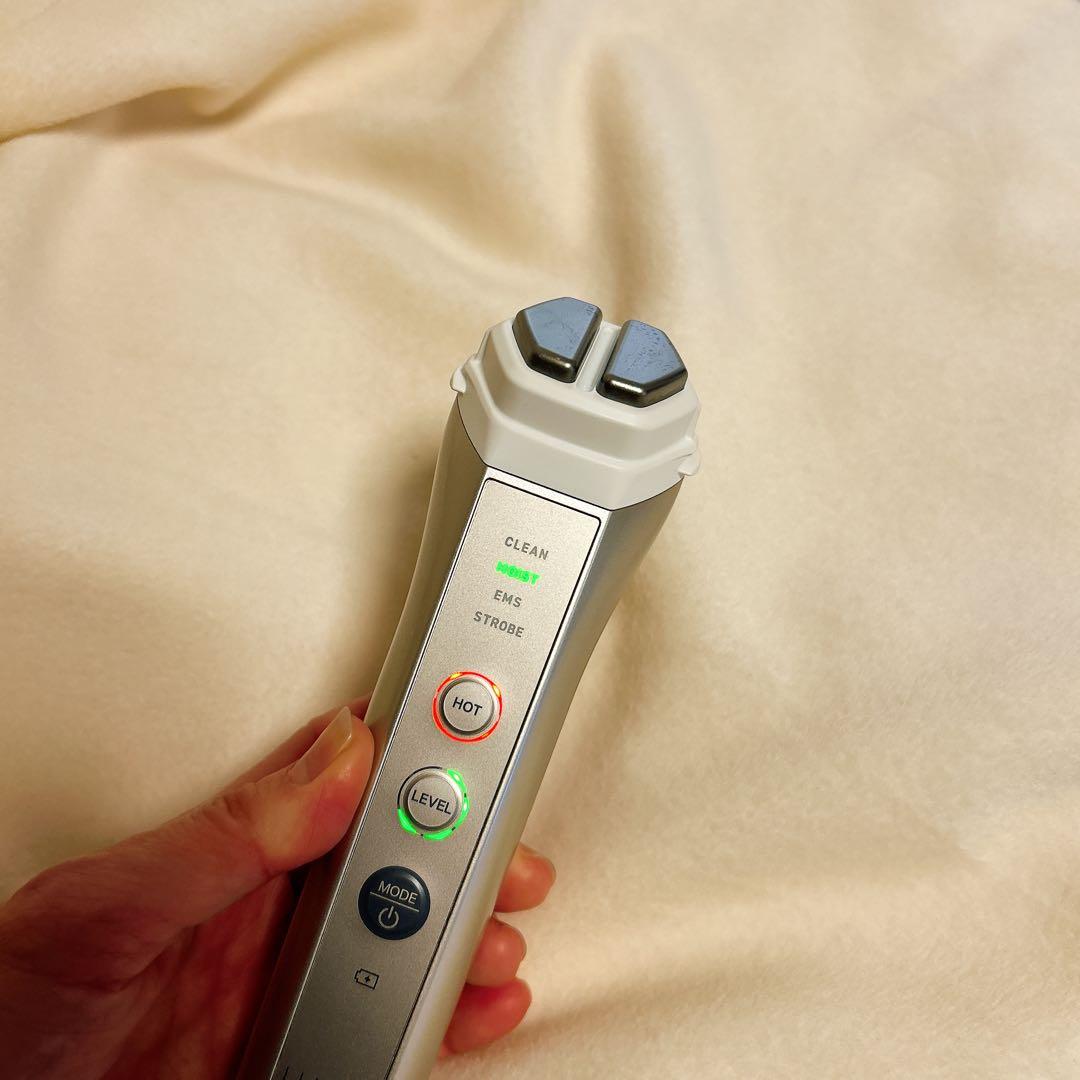 美品】ナリス ルミエ LUMIE 美顔器 シルバー ホワイト 充電スタンド付き