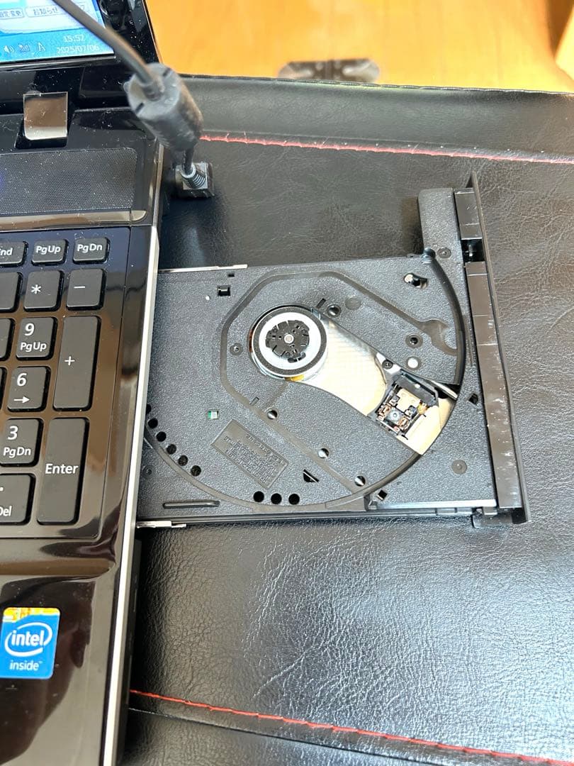 富士通 FMVABOLB4メモリ4GBSSD137GB