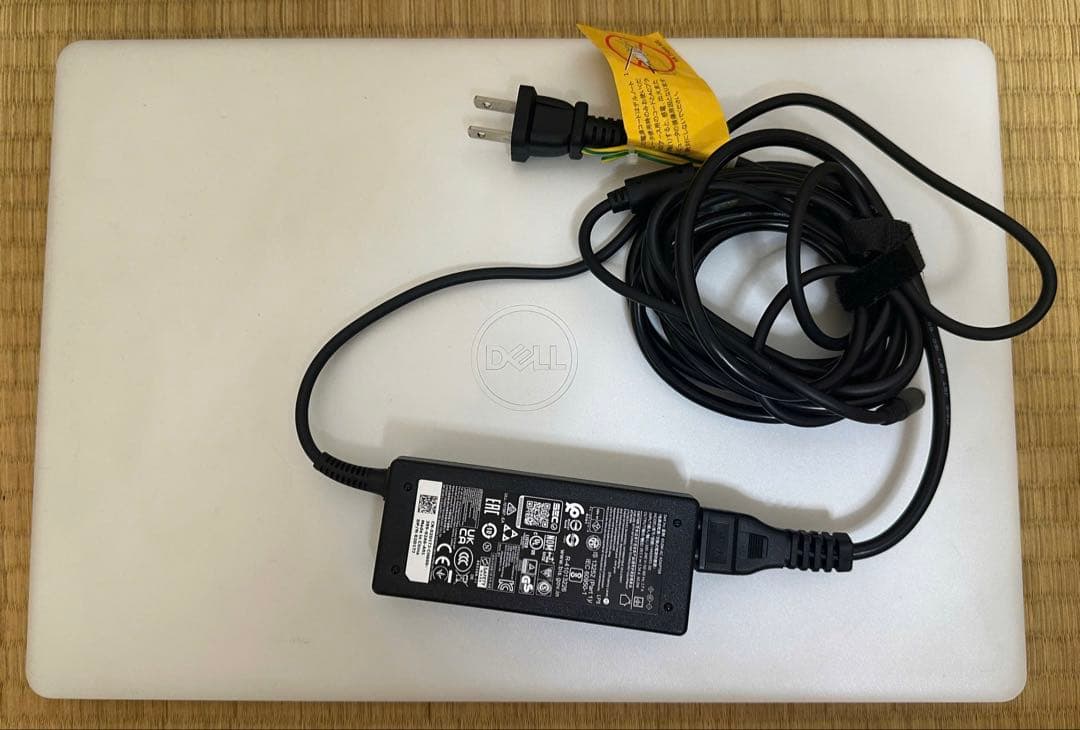 Dell Inspiron 3505. Ryzen5-3500u. メモリ8gb