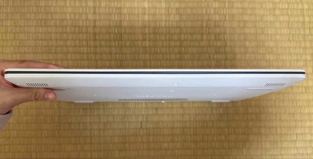 Dell Inspiron 3505. Ryzen5-3500u. メモリ8gb