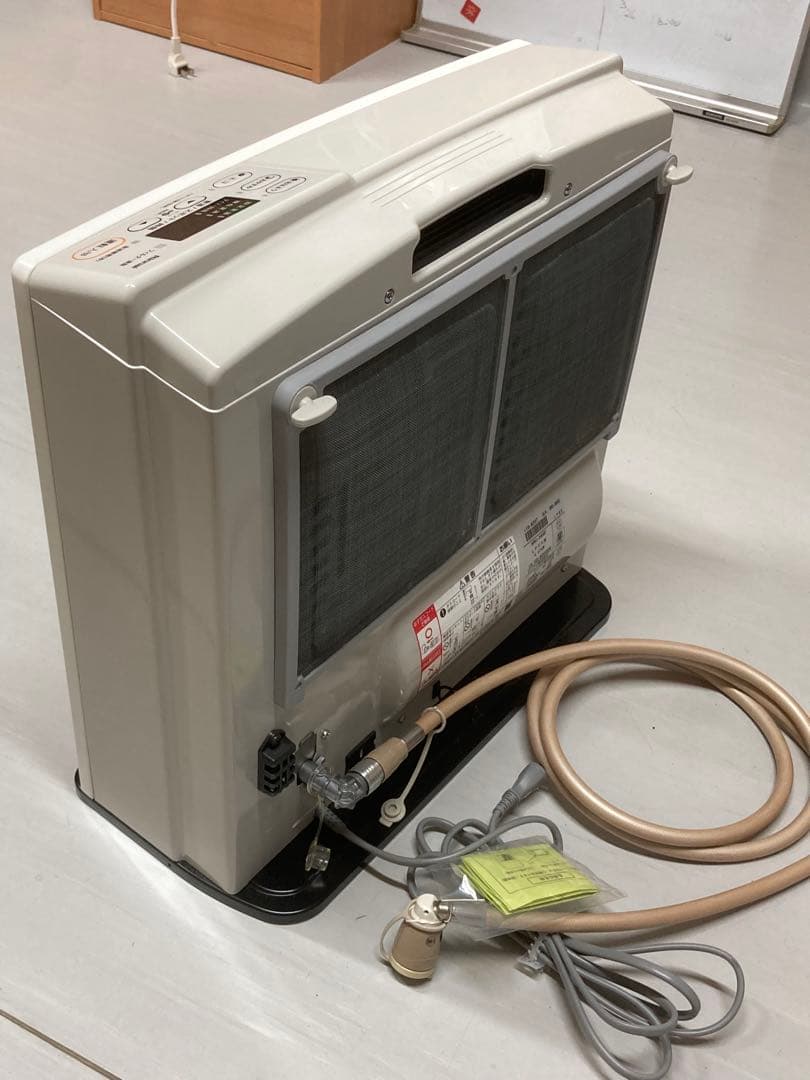 ガスファンヒーター ホワイト