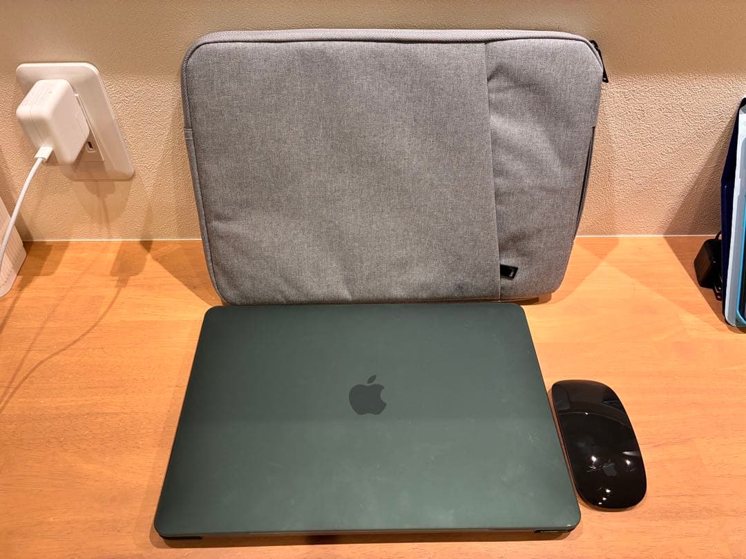 美品MacBook Air 13インチM1 8GB/256 おまけ付き