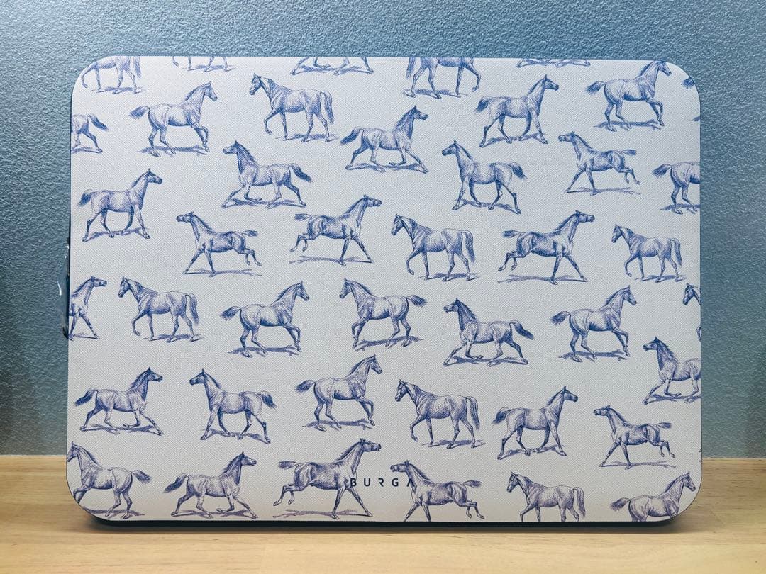 【ほぼ新品】BURGA 13インチPCスリーブ