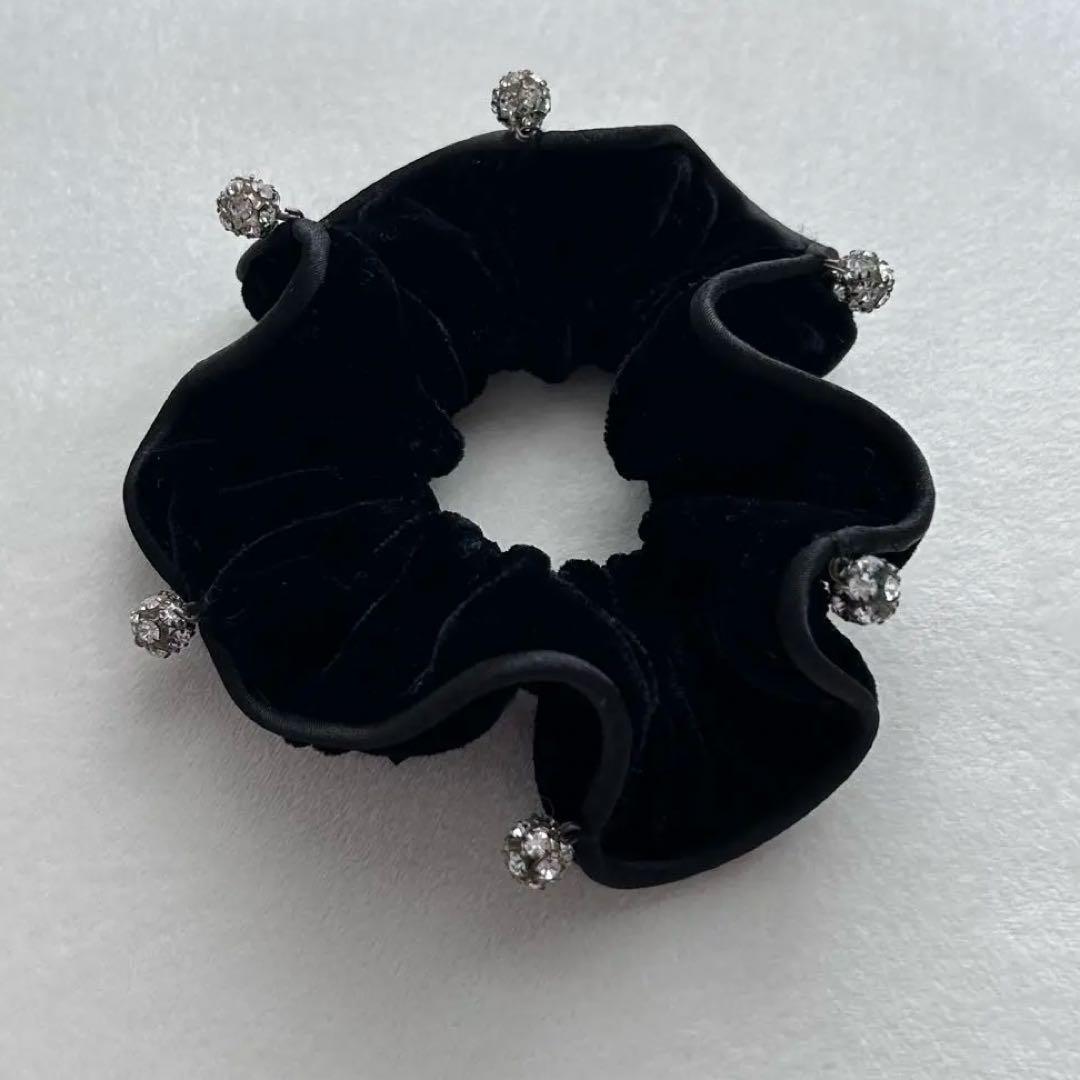 アレクサンドルドゥパリ ベロアビジュー スワロフスキー シュシュ 黒