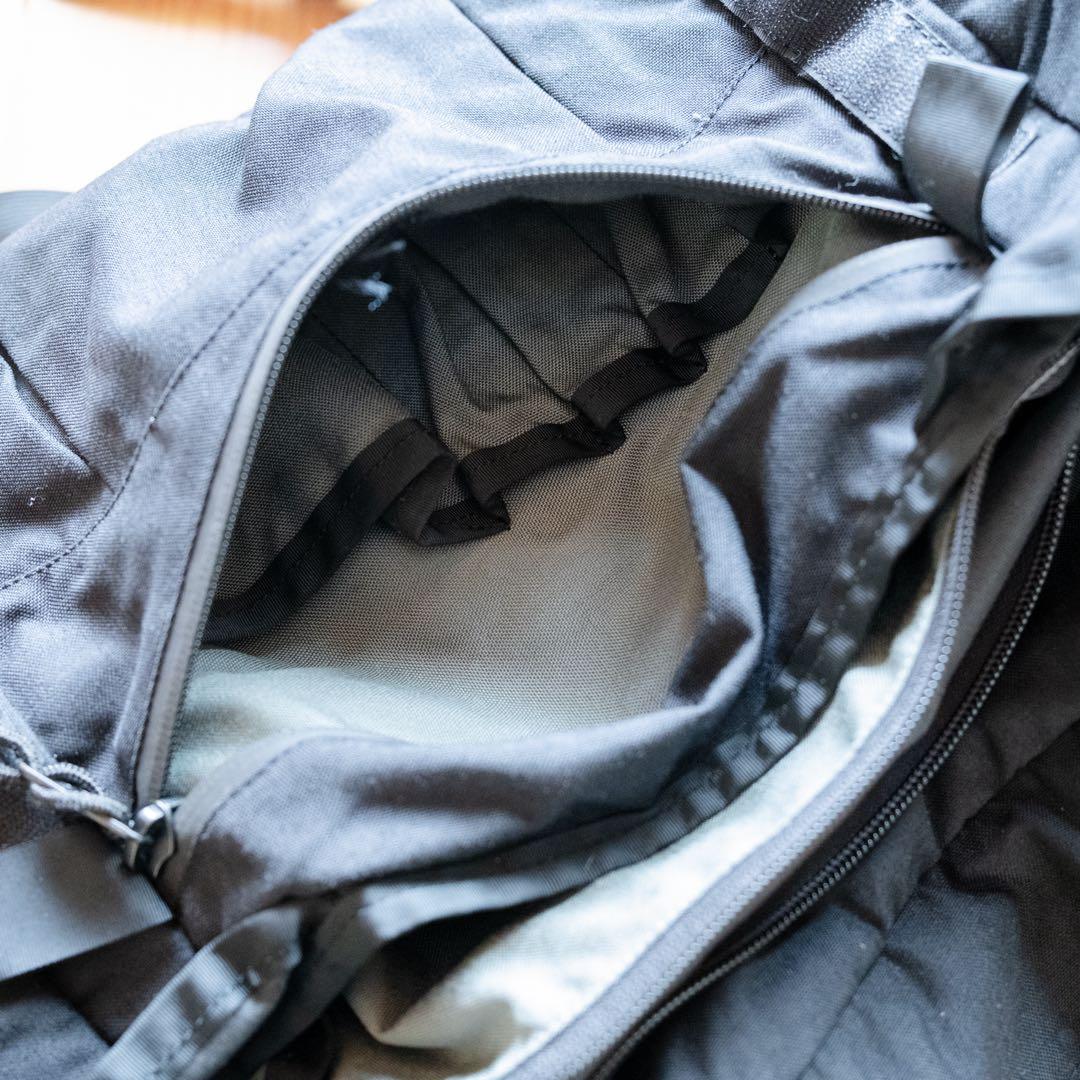 ミステリーランチ アウトサイダー メッセンジャーバッグ 黒 25L