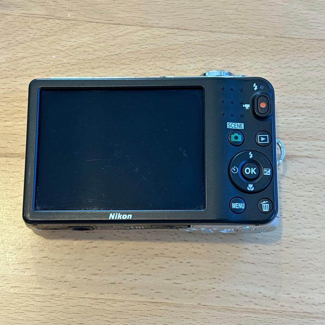 か*ん様 Nikon COOLPIX L32 シルバー