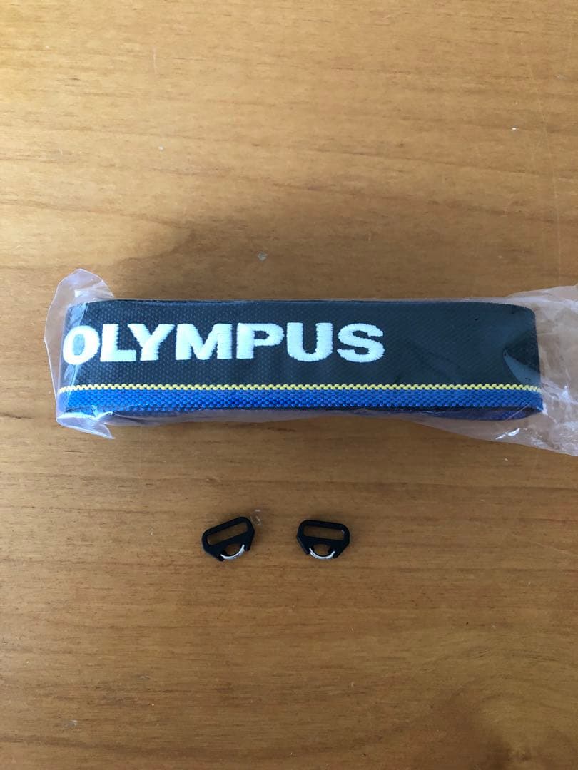 OLYMPUSのミラーレス一眼カメラと12-40mm f/2.8レンズのセット