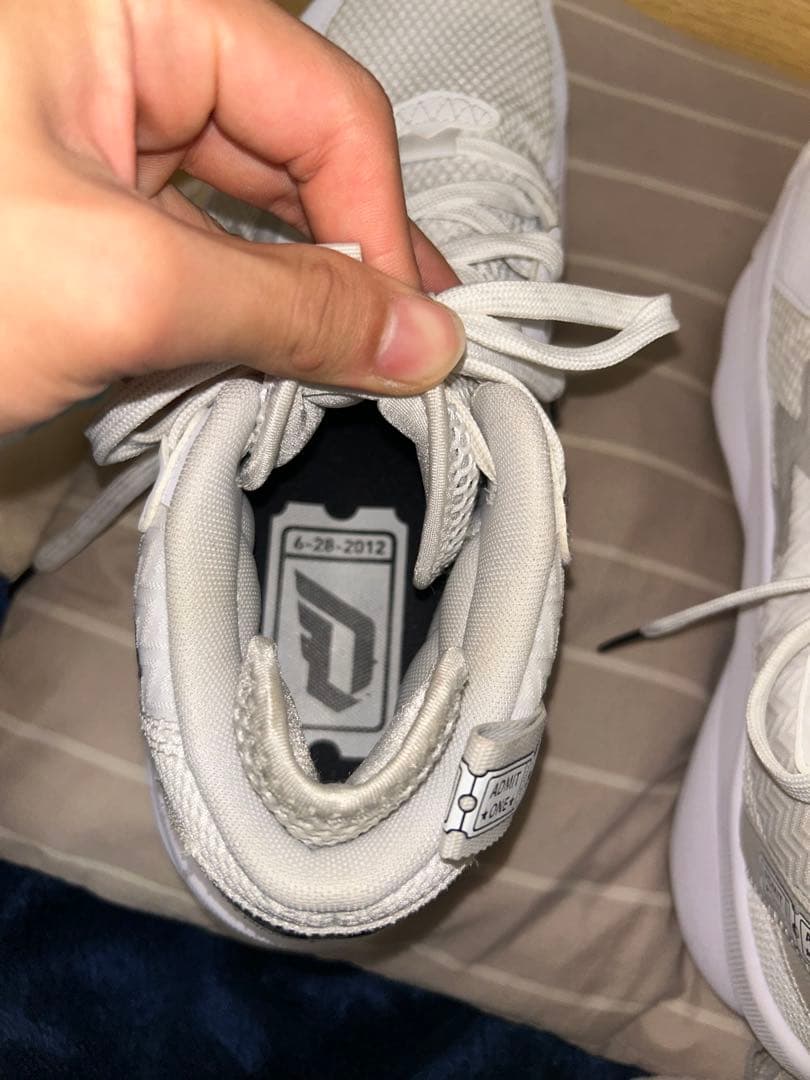 adidas DAME8 バッシュ