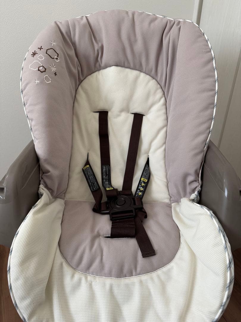 コンビ　ネムリラ　FF キャンディベージュ　手動タイプ　ハイローチェア