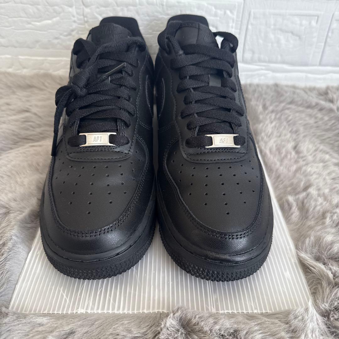 【美品】ナイキ NIKE エアフォース1 ブラック 26cm