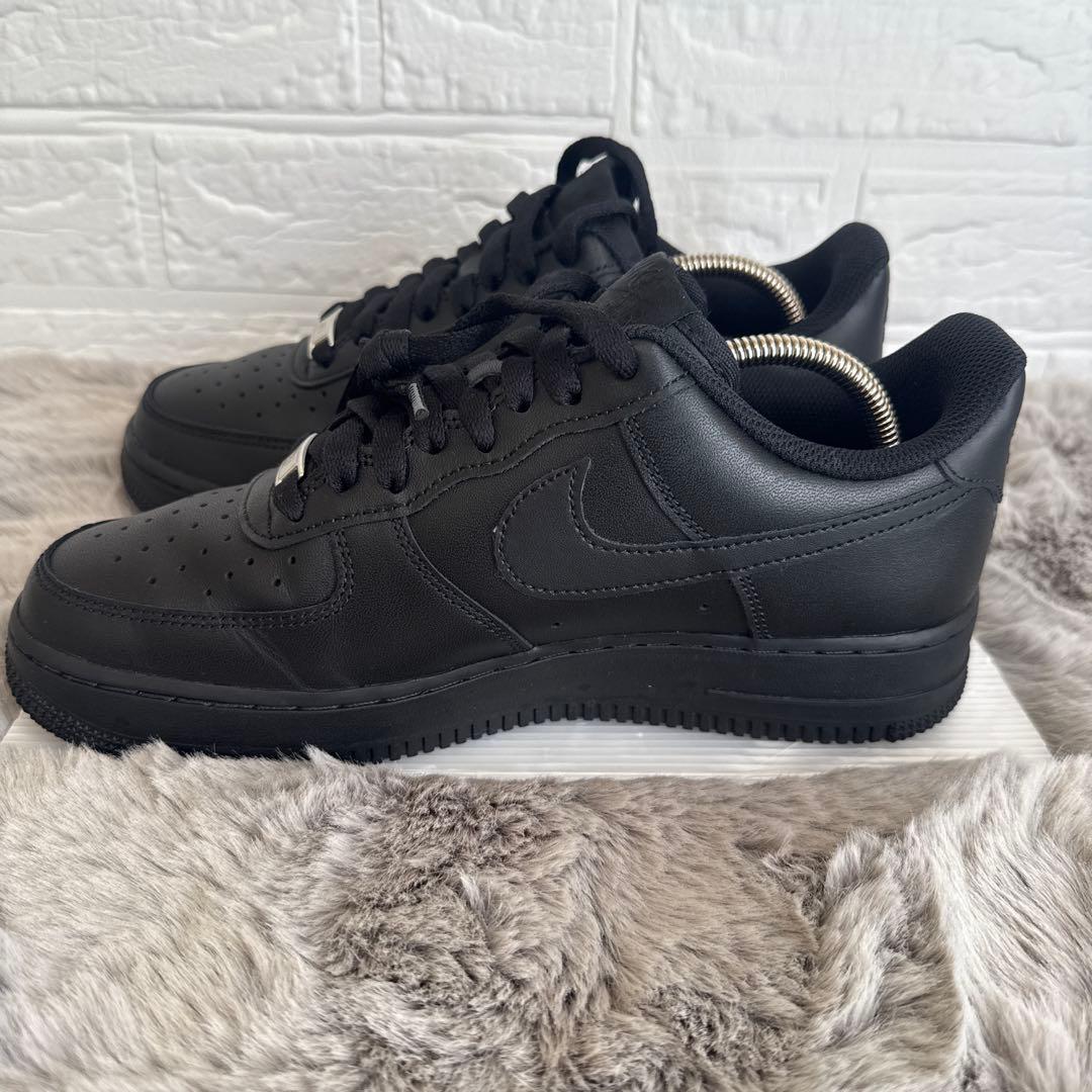 【美品】ナイキ NIKE エアフォース1 ブラック 26cm