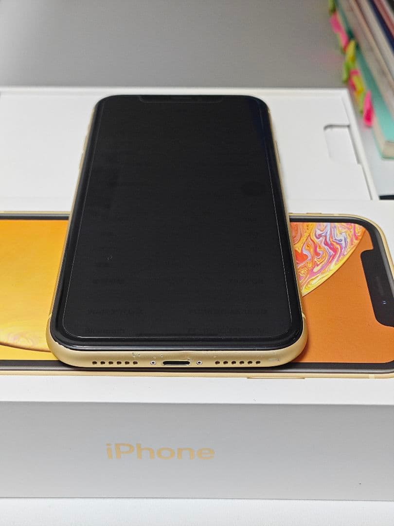 Apple iPhone XR ゴールド 本体とケース2つ