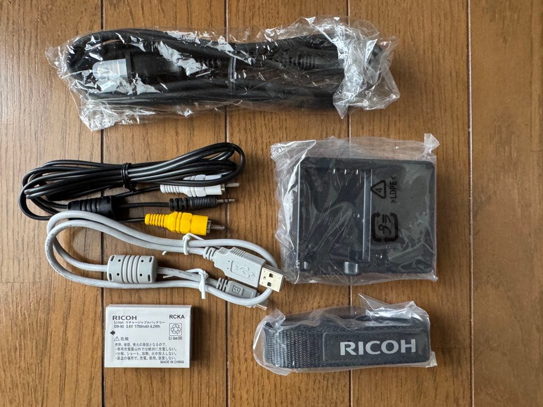 【新品未使用】RICOH GXR ボディ 希少品 防湿庫保管 付属品完備