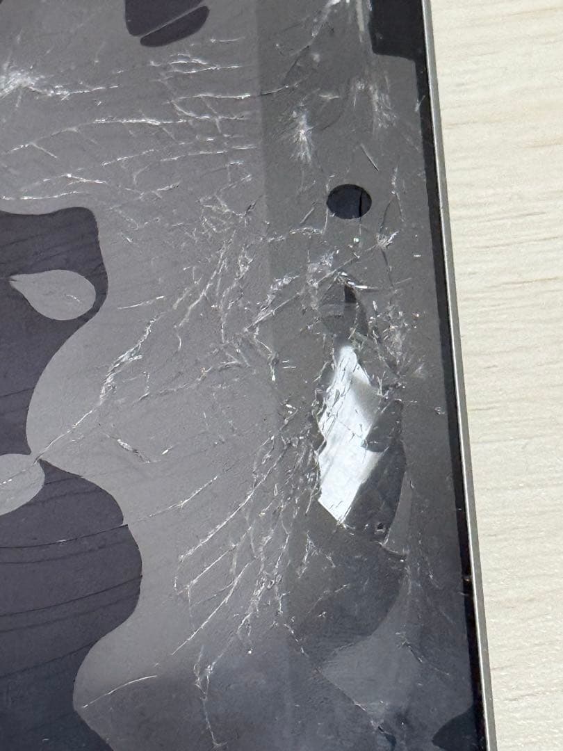 iPad 第9世代 256GB 画面割れ