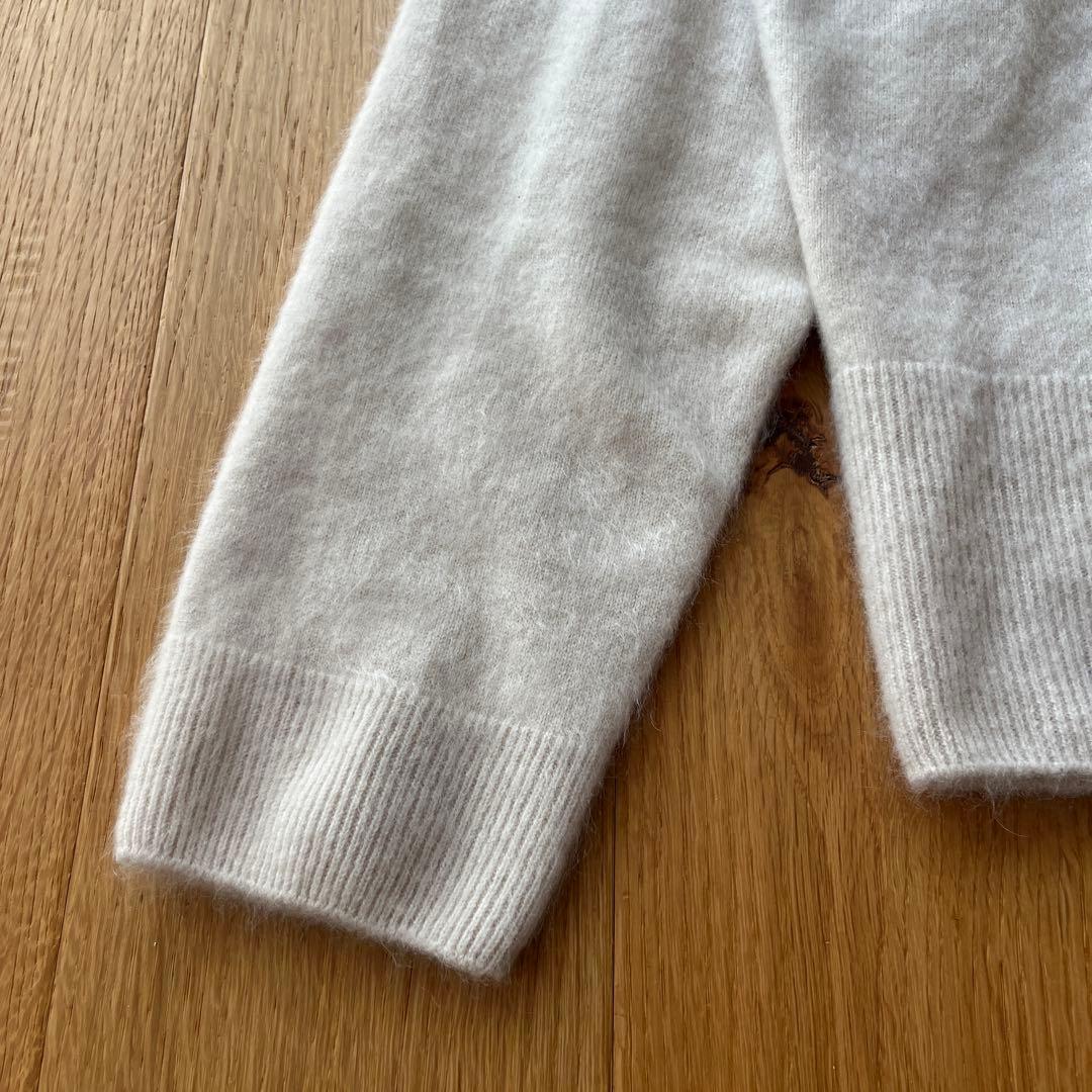 ATON エイトン ／ CASHMERE FUR Ｖネックセーター