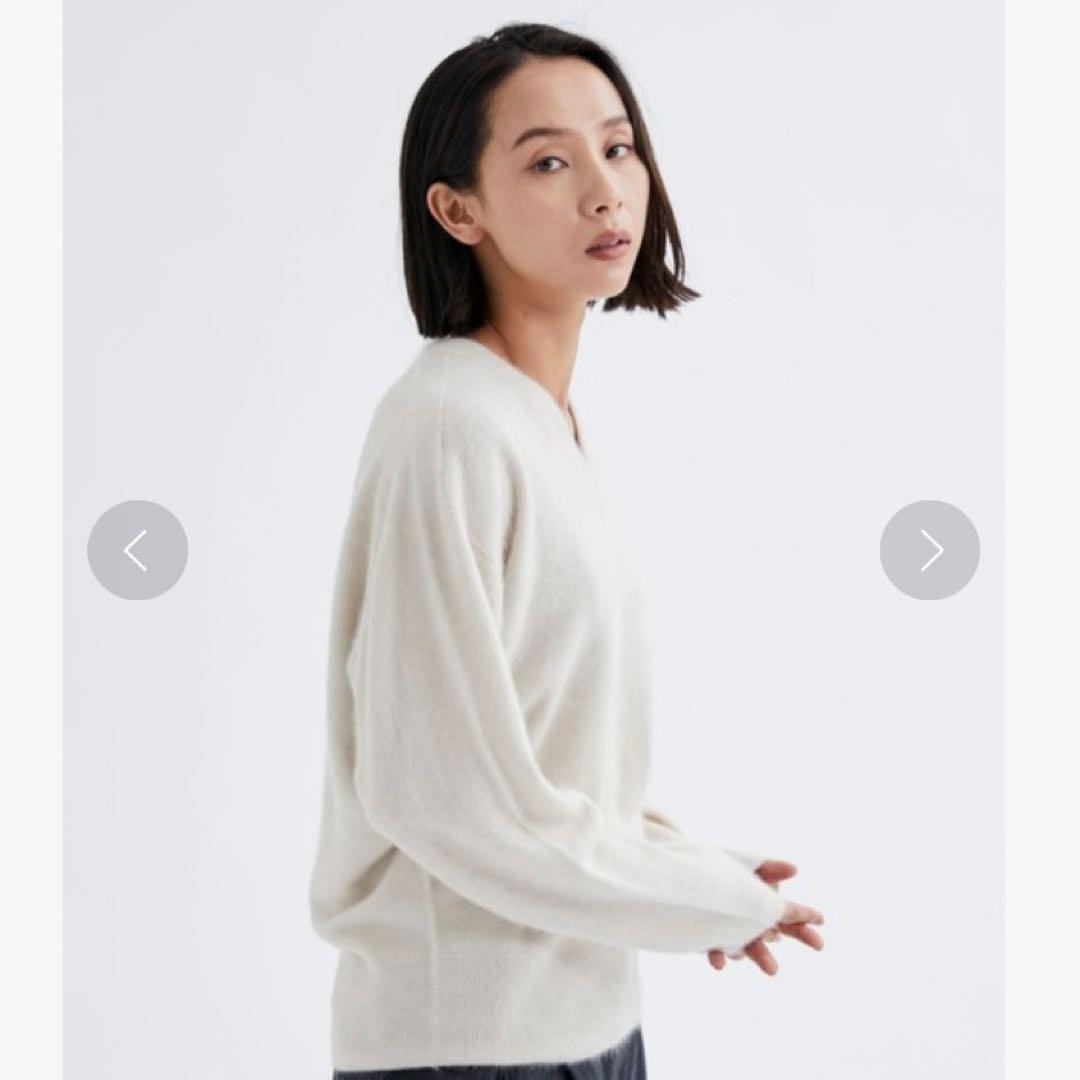 ATON エイトン ／ CASHMERE FUR Ｖネックセーター