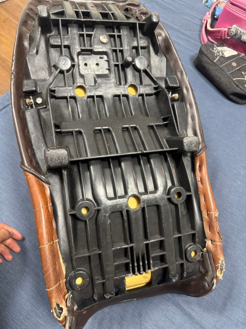 xjr400r rh02j 三段シート　55cm