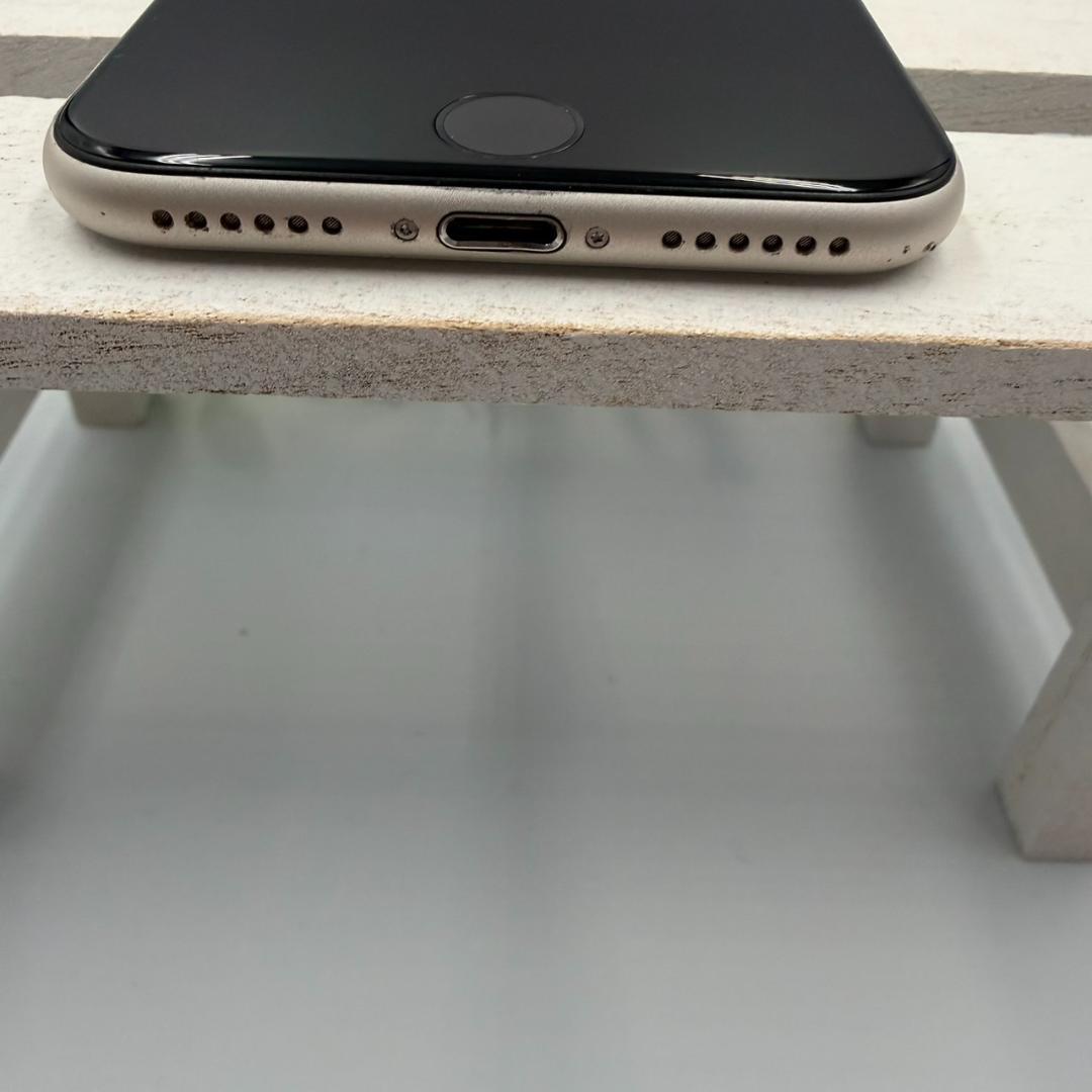 iPhone SE第3世代 64GB スターライト 319