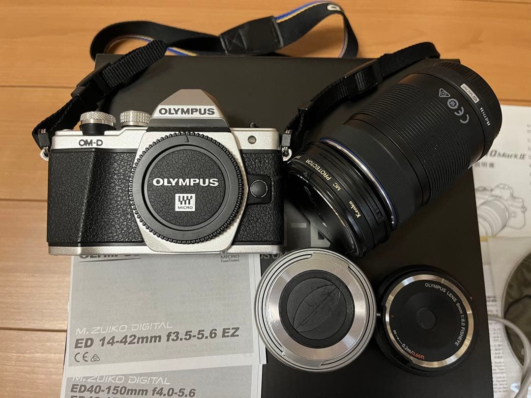 美品　オリンパス OM-D E-M10Ⅱ Wズームキット