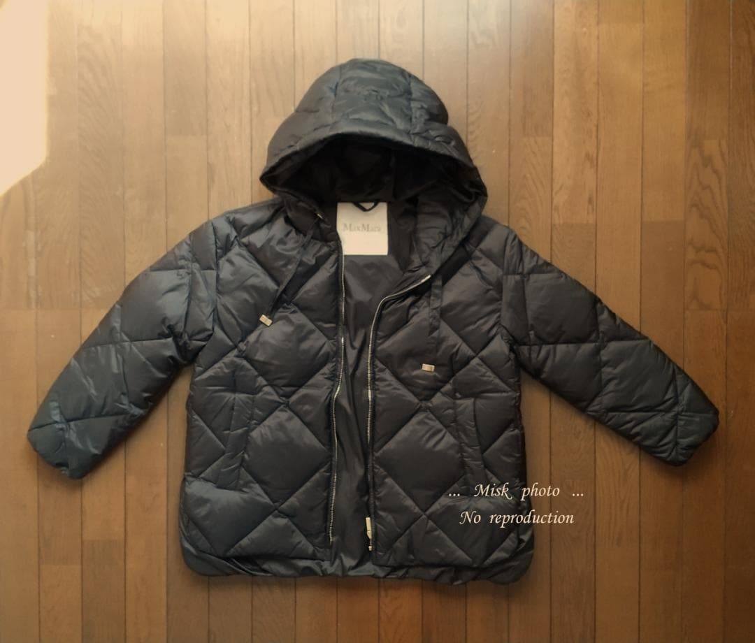 Max Mara THE CUBE '23モデルフーディダウンジャケット 黒