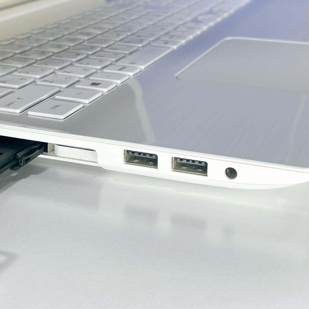 すぐ使える！Windows11✨快適SSD✨東芝白ノートパソコンカメラ付薄型