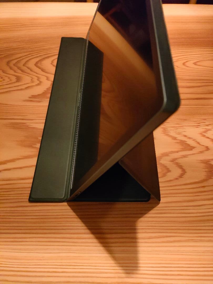 モバイルモニター　15.6インチ　IPSパネル　カバー、スタンド、ケーブル