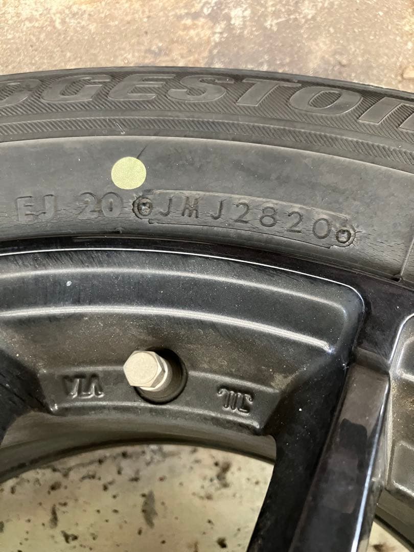 トヨタ 80系ノア/ヴォクシー/エスクァイヤ ホイール スタッドレスタイヤ